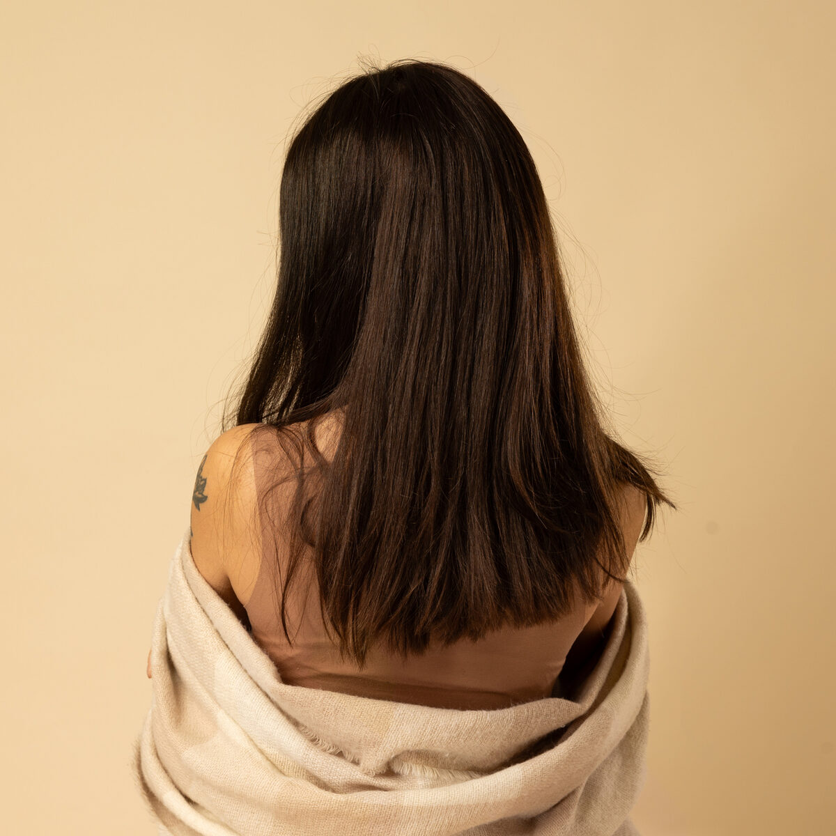 Image de Perruque en cheveux naturel vierge - Mi-longue 25 cm - brun foncé